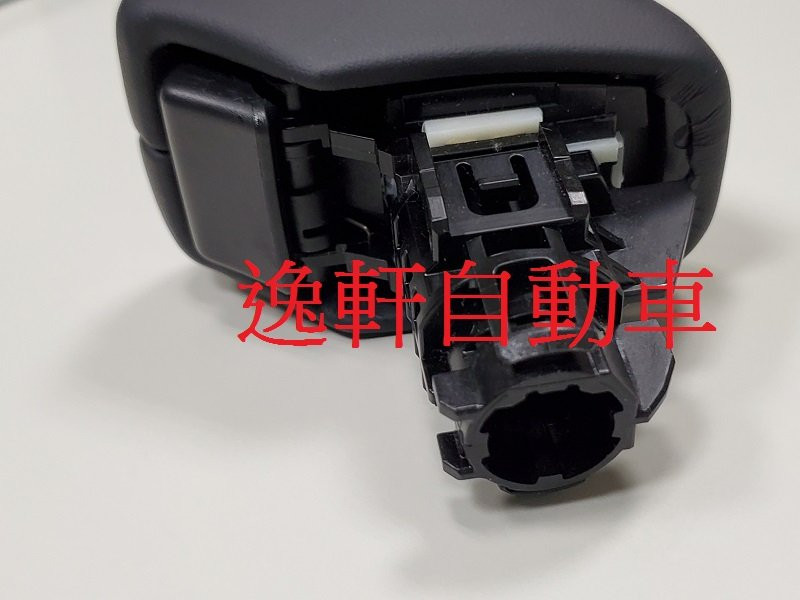 2019~ 五代 RAV4 原廠按壓式真皮排檔頭 卡準式